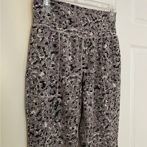 Athleta salutation jogger size medium textured women’s - Picture 2 of 5